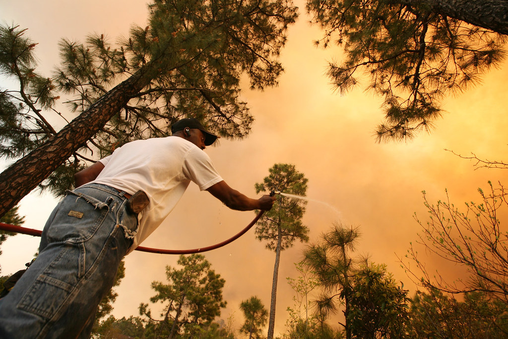 Fast-Moving Wildfire Threatens Coastal Tourist Towns In South Carolina
