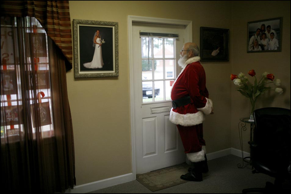 santawaitbydoor